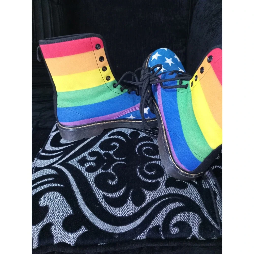 Rainbow Star Print Canvas Combat Boots Mens 9.5 Womens 11.5 Pride Festival EU 43